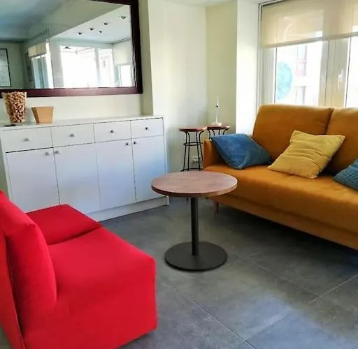 Lina, A 20 Metros De La Playa *